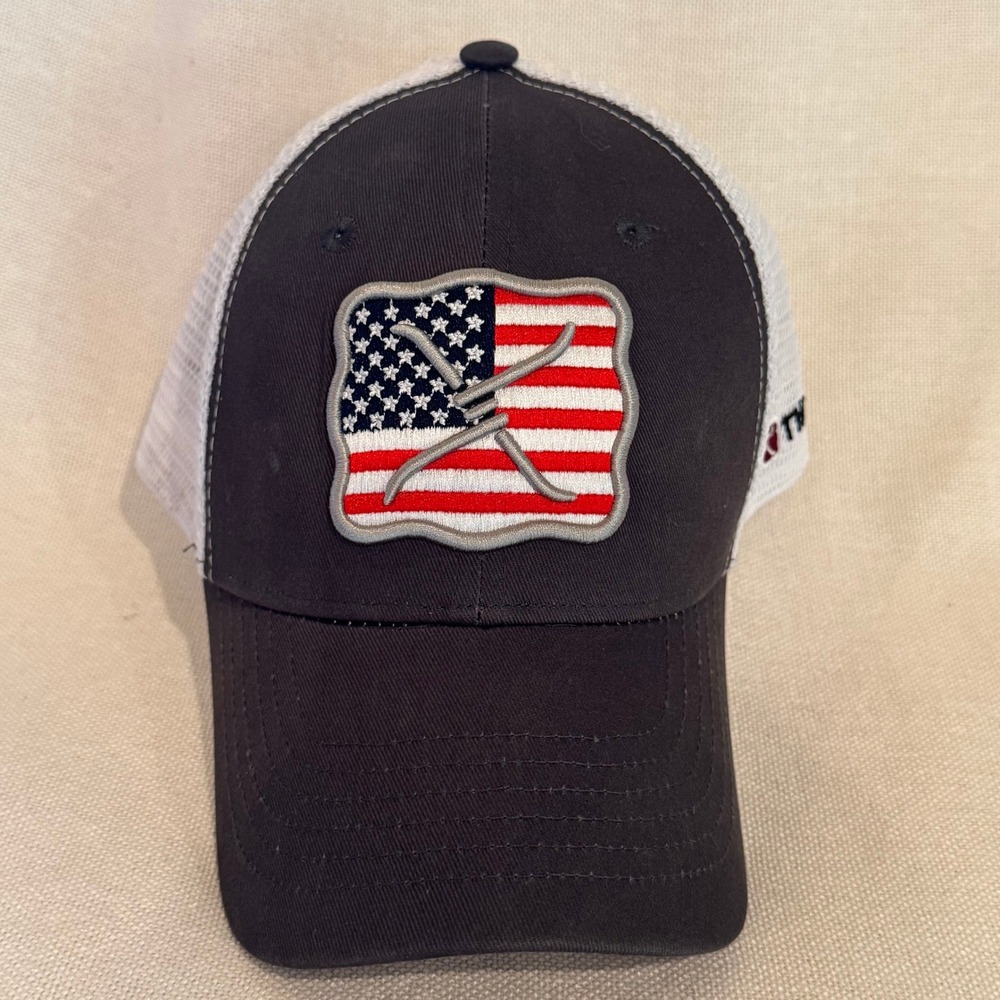 Twisted X Patriotic Buckle Cap Grey White USA Flag Barbed Wire Trucker‎ Hat NWT